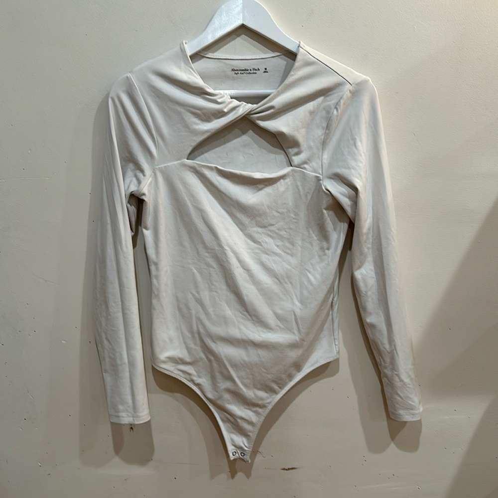 Women’s Abercrombie & Fitch Cut Out Long Sleeve Soft Bodysuit Top Shirt Medium